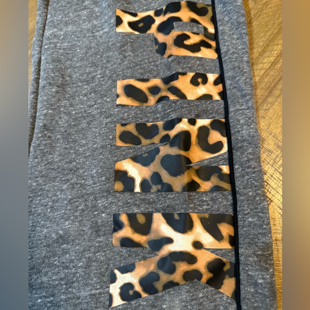 PINK VS Gray Sweatpants With Cheetah Branding and Zipper Pockets - Picture 9 of 9